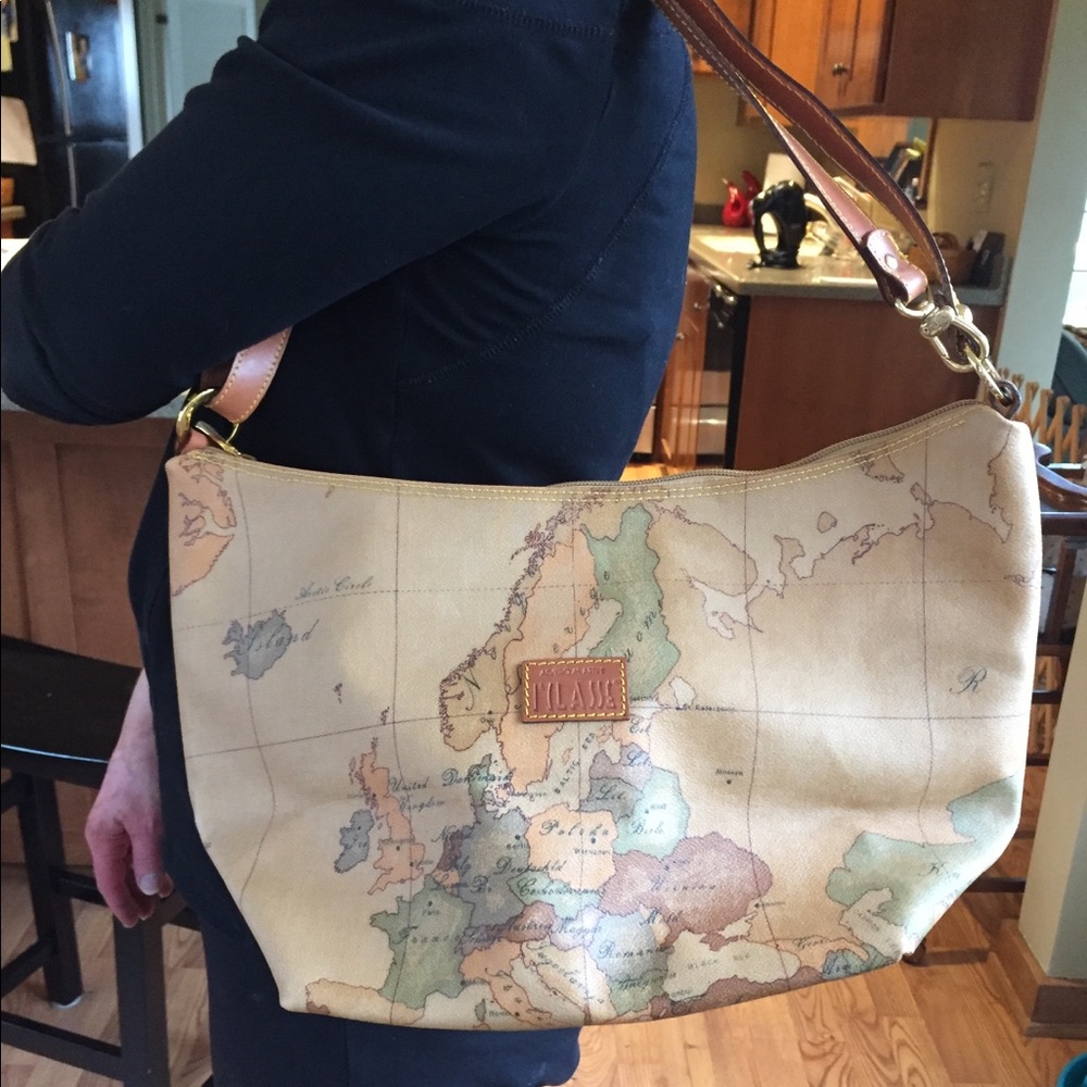 Alviero Martini purse